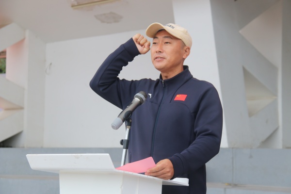 王瑞程老師宣誓.JPG