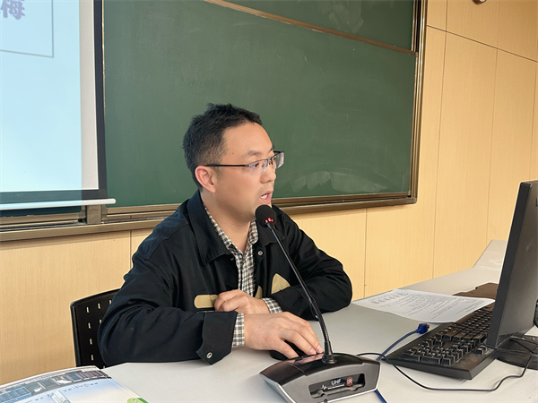 年級組長于鋒成績分析.png