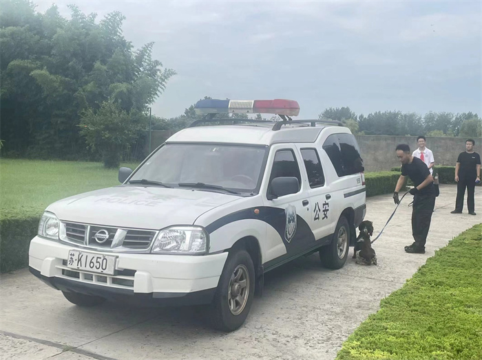 警犬車(chē)輛搜爆.jpg
