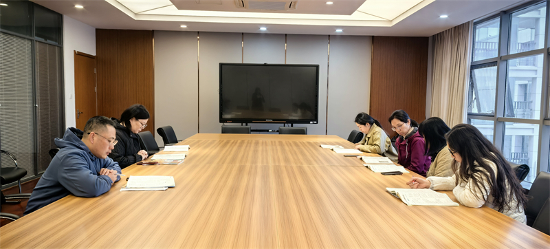評課現(xiàn)場2.jpg