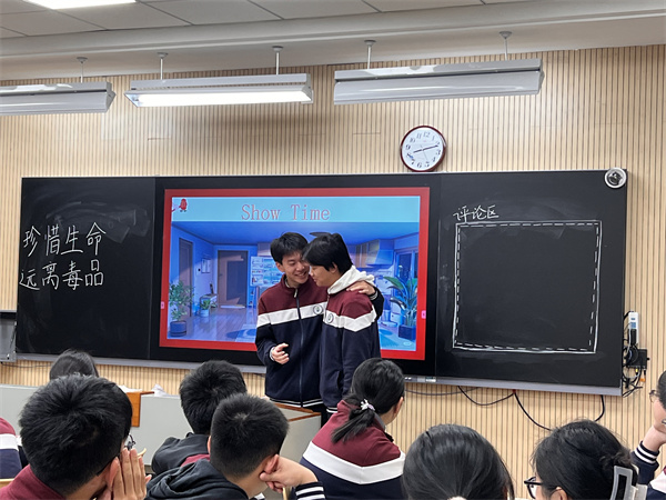 學(xué)生演繹.jpg
