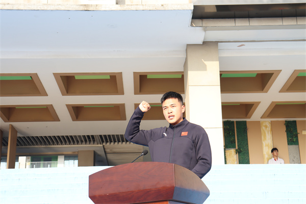 裁判員代表朱浩哲老師宣誓.jpg