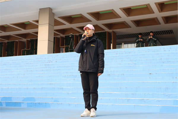 孫建秋老師主持.jpg
