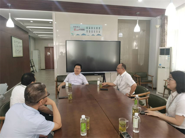 2.唐煒校長介紹.jpg