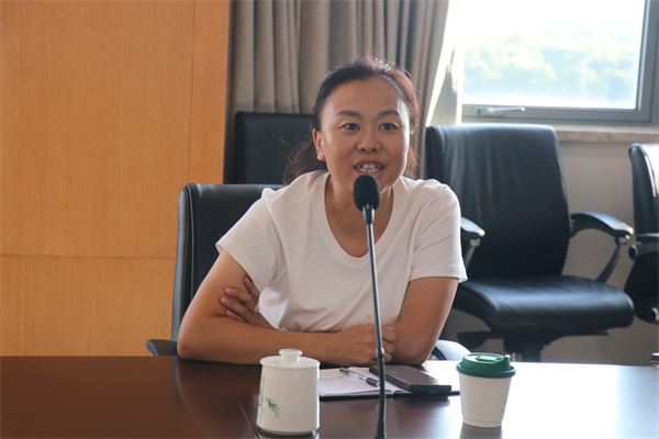 新疆新源縣別斯托別中學(xué)工會主席孫美娟交流.jpg