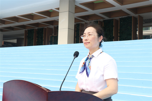學(xué)工處主任卞家慧主持.jpg