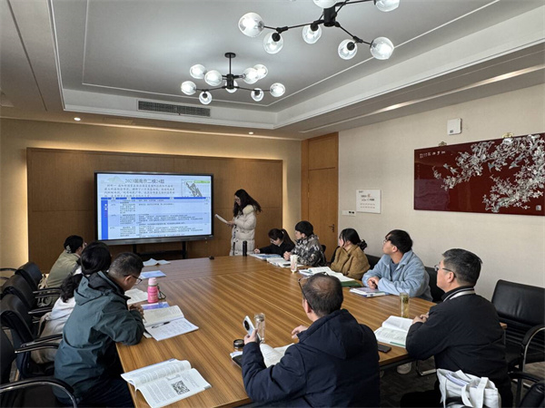 秦田老師發(fā)言.jpg