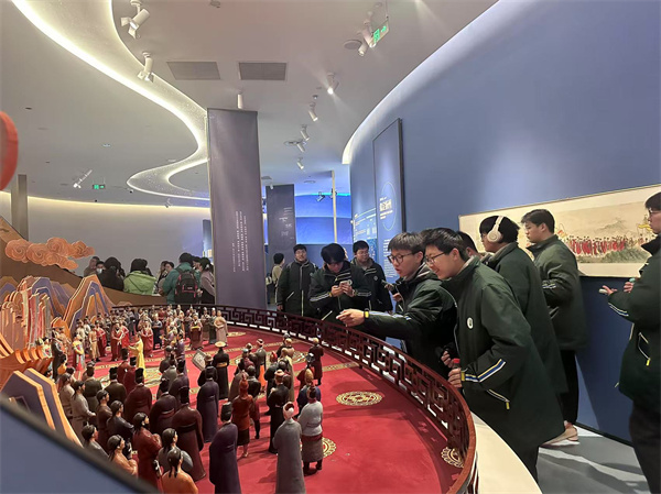 參觀博物館2.jpg