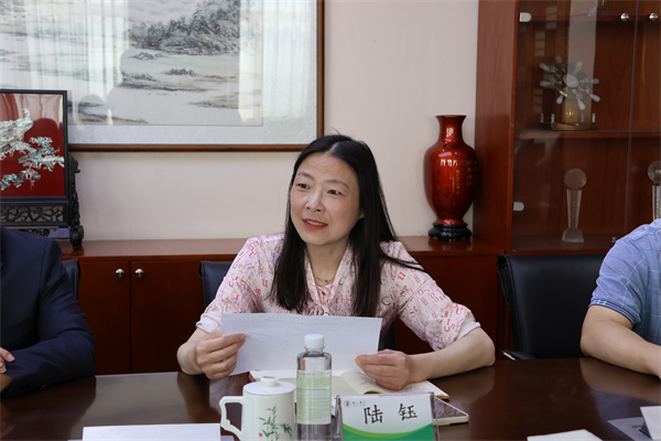 揚(yáng)州市教育局基教處處長(zhǎng)陸鈺講話.jpg