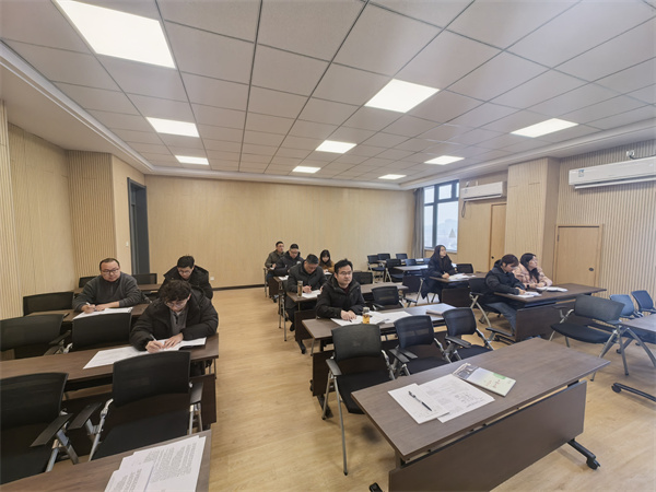 物理組專題復(fù)習課聽課現(xiàn)場.jpg