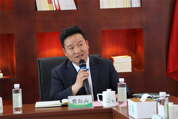 樹(shù)人學(xué)校校長(zhǎng)助理樊紅山主持.jpg