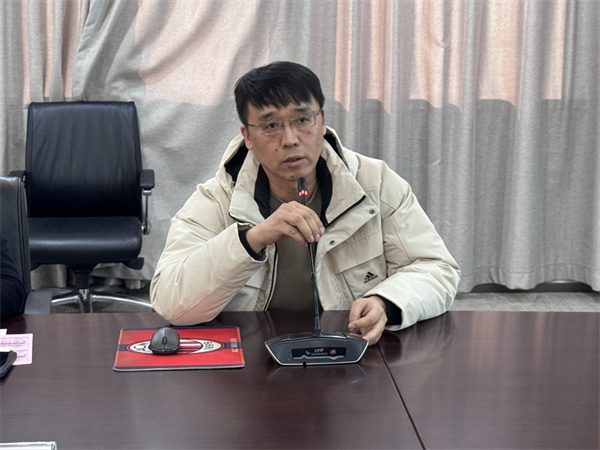 班主任王方平老師交流.jpg