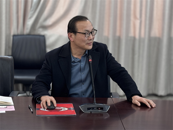 化學(xué)組丁兆山老師發(fā)言.jpg