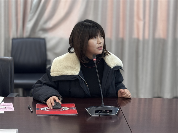 政治組陳秀麗老師發(fā)言.jpg