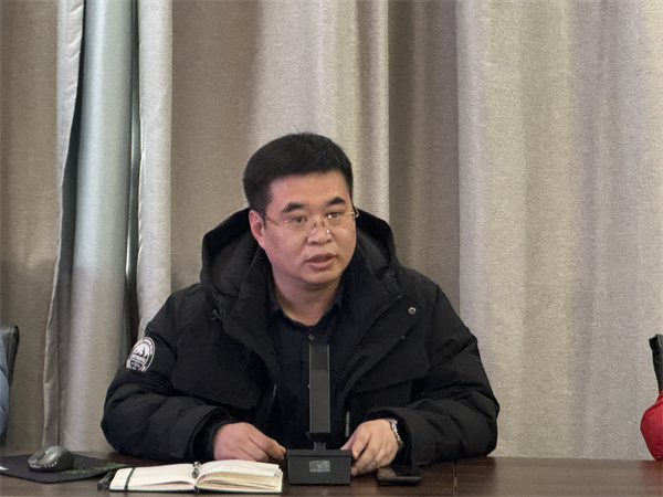 教務(wù)處副主任陳瑞飛講話.jpg