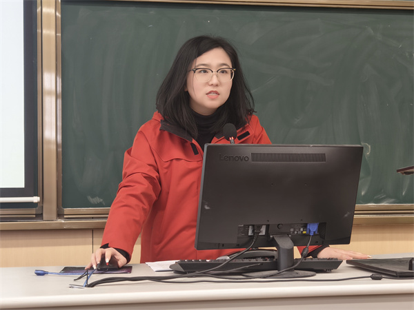 夏菁老師發(fā)言.jpg