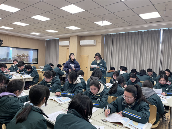 吳美娟老師上課.jpg