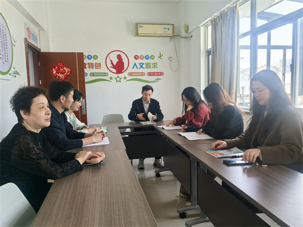 李冬冬老師主持.jpg