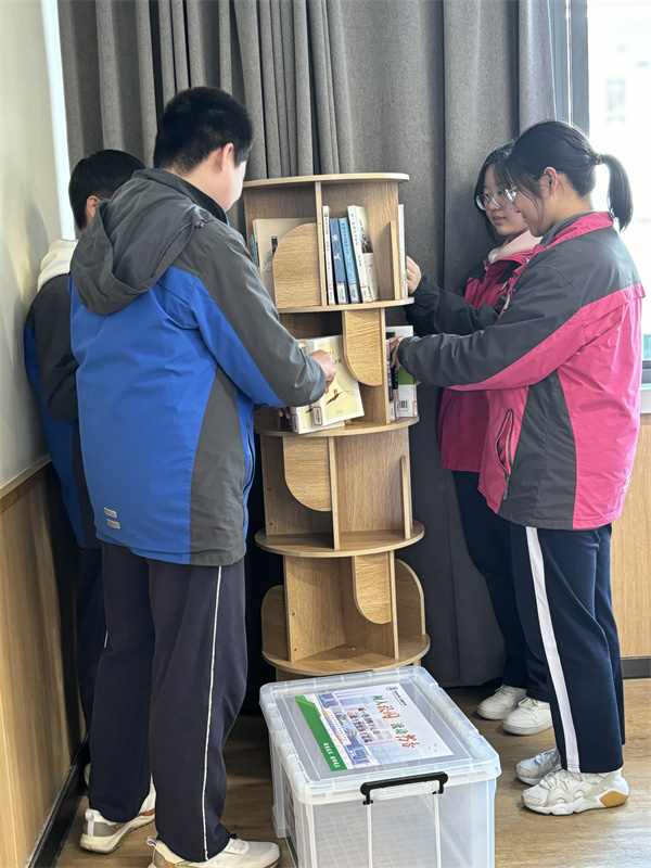 整理圖書(shū).jpg