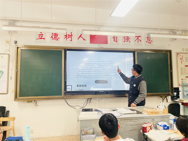 學(xué)生展示.jpg