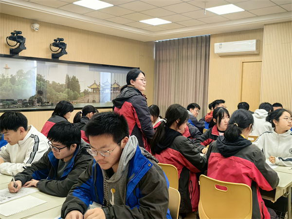 殷子硯同學發(fā)言.jpg