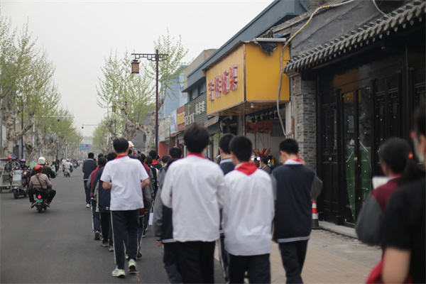 整隊(duì)前往.jpg