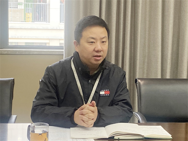 張鵬副校長主持并講話.jpg