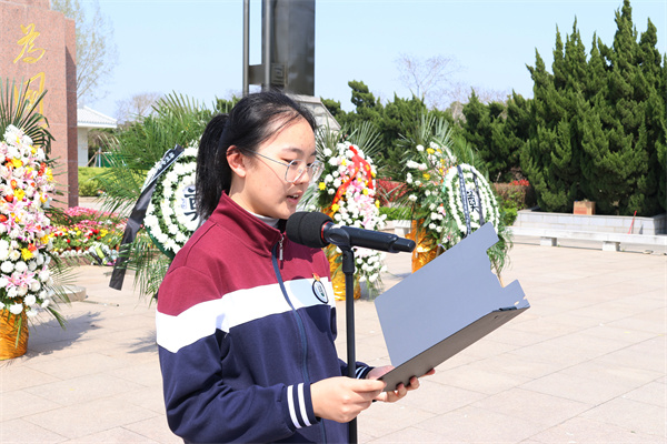 團(tuán)員代表發(fā)言.jpg