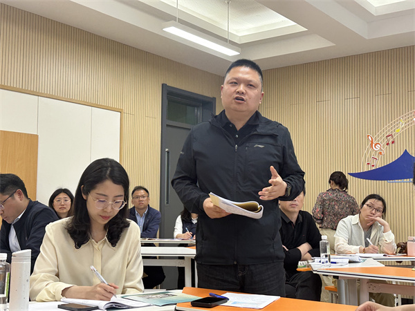 王重建老師評(píng)課.jpg