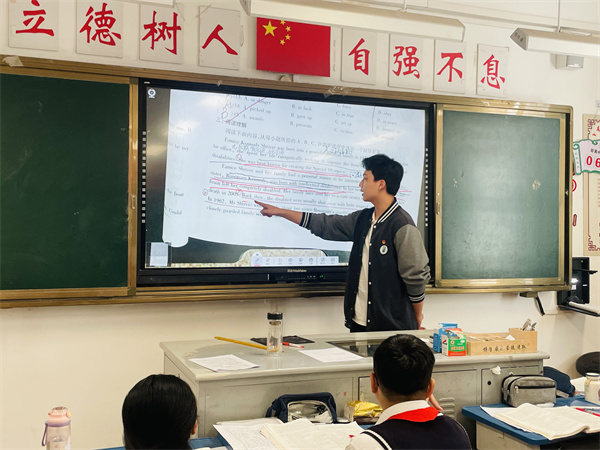 學(xué)生展示.jpg