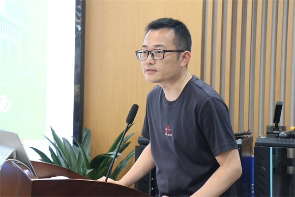肖晶老師發(fā)言.jpg