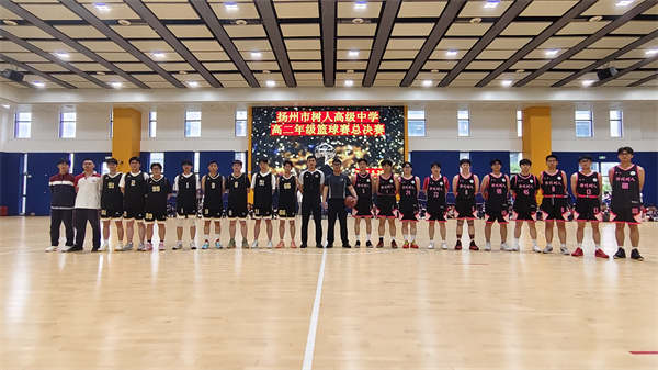 1 參賽隊(duì)員和裁判合影.jpg