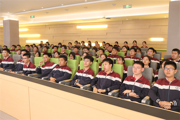 學生集體照1.jpg