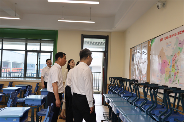 走進(jìn)梅花書院.jpg
