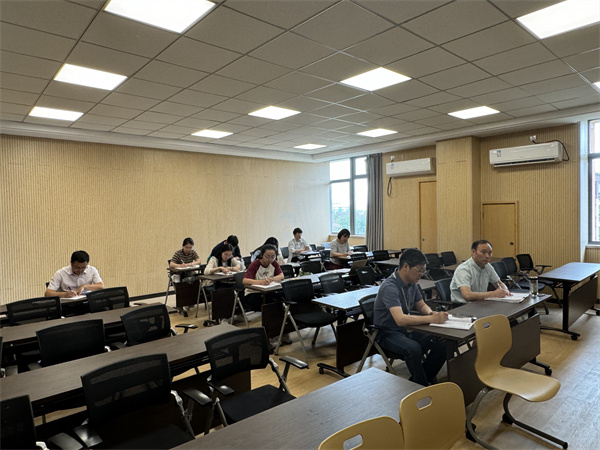 全體高中地理組教師聽課.jpg