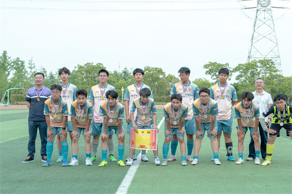 高一7班男子組聯(lián)隊(duì).jpg