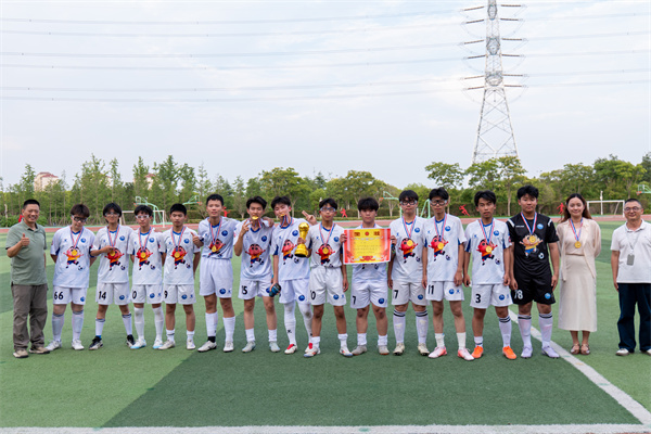 高一1班男子組聯(lián)隊(duì).jpg