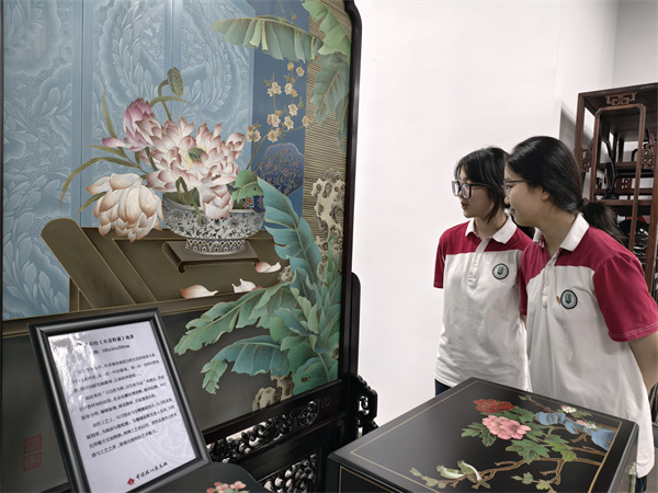 參觀漆器非遺館.jpg