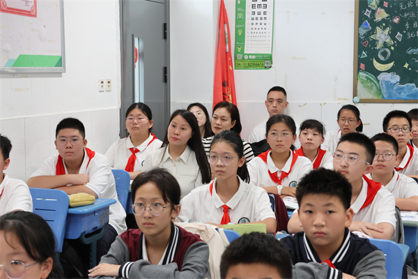 政治音樂(lè)組：聽(tīng)課現(xiàn)場(chǎng).jpg