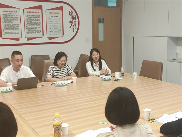 政治音樂(lè)組：葉王蓓教授評(píng)課.jpg