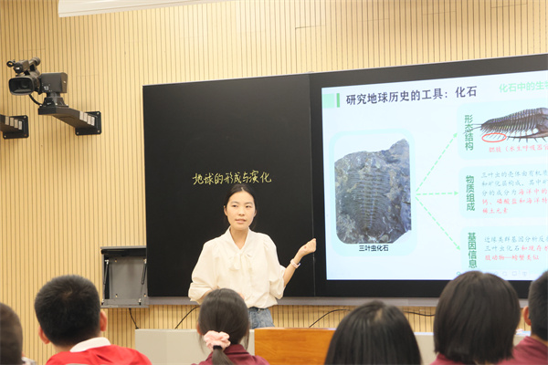 生物學(xué)張書芹上課.jpg