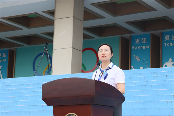 學(xué)工處主任卞家慧主持.jpg