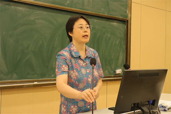 化學(xué)生物組：丁偉教授做專題講座.jpg