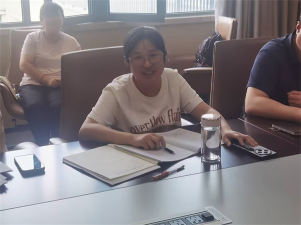 吳娟老師評課.jpg