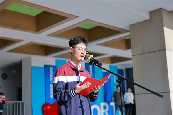 4桑海粟演講.jpg