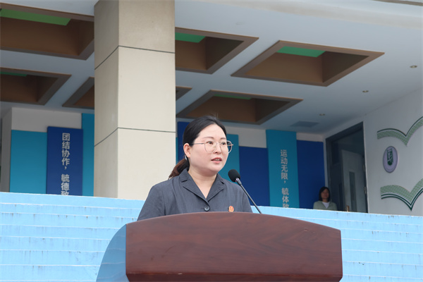 開學(xué)第一課，法治護成長.jpg
